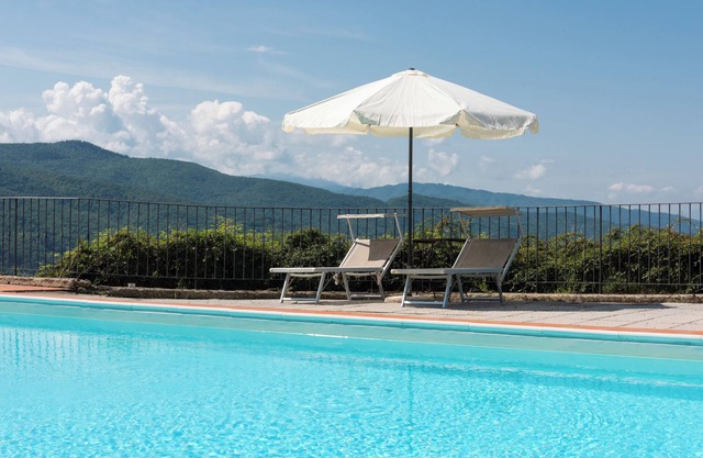 Casa rural 'Universal Harmony - Nibbio' con vistas a la montaña, piscina compartida y Wi-Fi