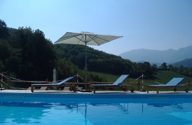 Casa rural con piscina inmersa en un entorno natural de los Montefeltro - 1 -