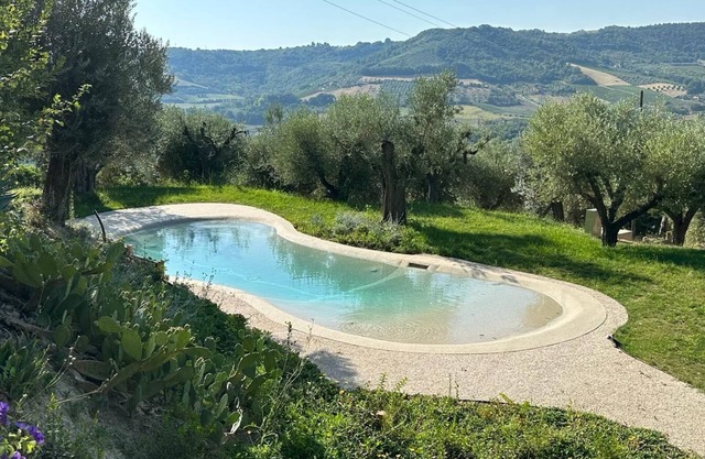Farmhouse with pool in the hills 5 km from Cupra Marittima - The Olive Trees House