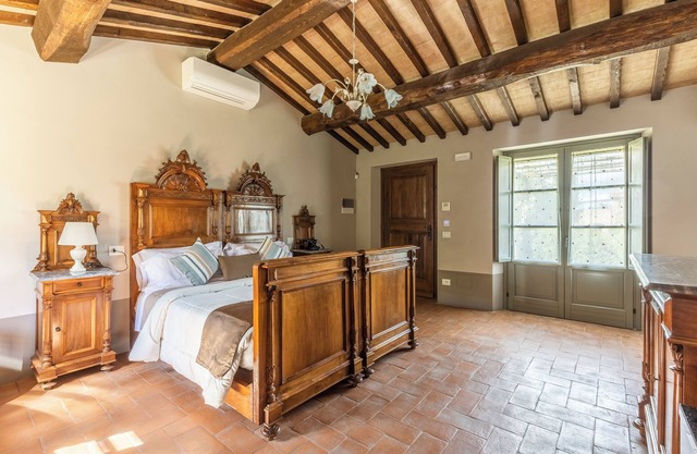 Farmhouse with saltwater pool overlooking Montepuciano Tuscany