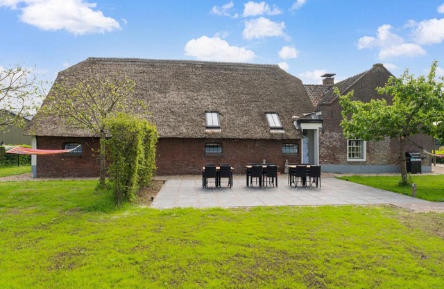 Farmhouse with terrace in Montfoort