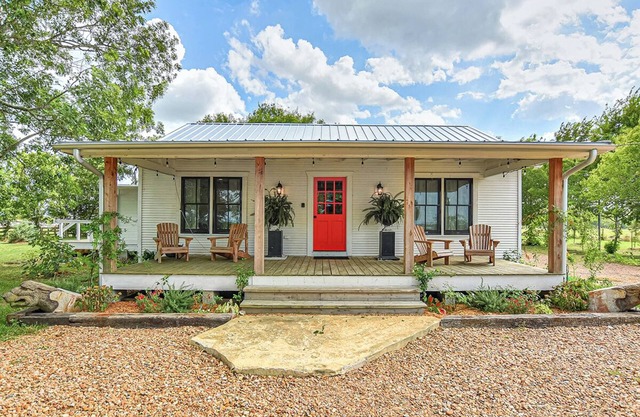 FarmHouze at Flophouze in Round Top