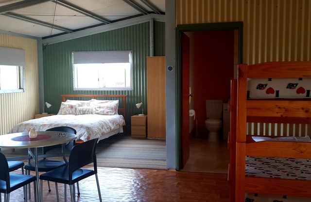 Farmstay cabins in Western Australia, close to highway.
