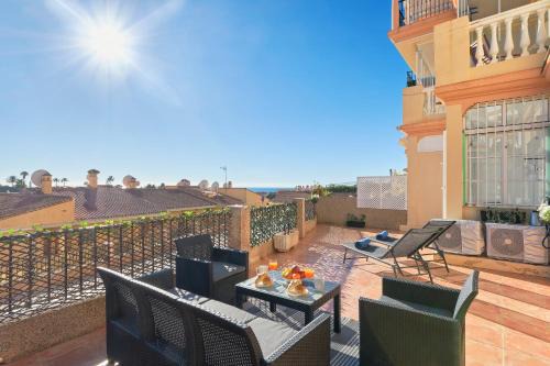 FARO I Lovely Apartment with Sunny Terrace, Barbacoa Pet Friendly in Mijas Costa & Fuengirola