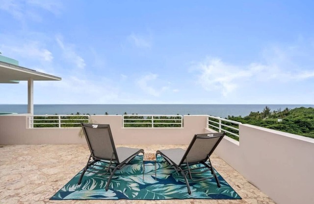 Faro Penthouse | Beachfront with Stunning Views