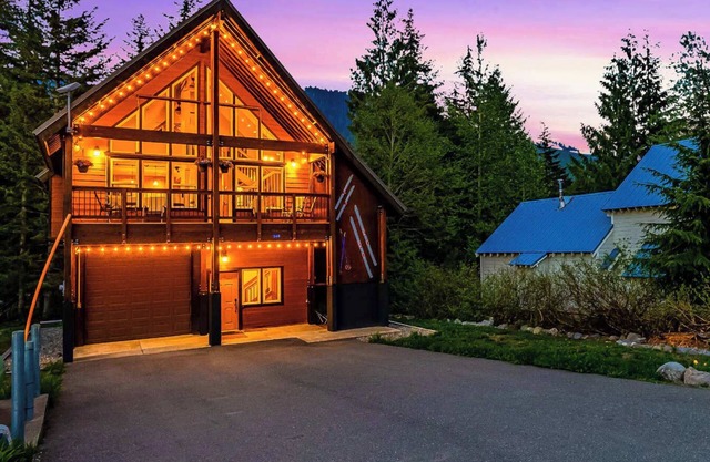Feature: Skiing, Sledding, Snoqualmie Summit East
