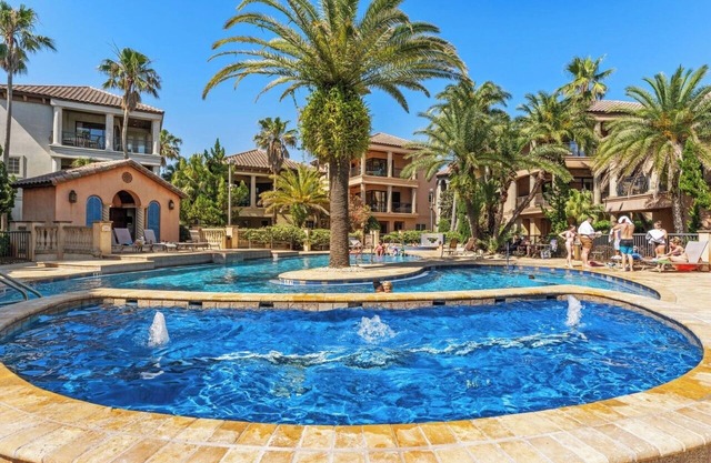 FEATURED ON THE AMERICAN DREAM TV SHOW! HOME SLEEPS 10,PRIVATE BEACH ACCESS,POOL