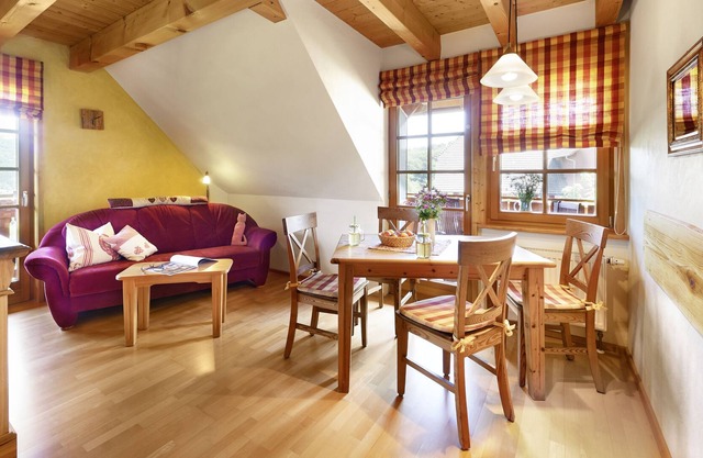 Apartamento para sentirse bien en construcción de madera, con una maravillosa vista del valle.