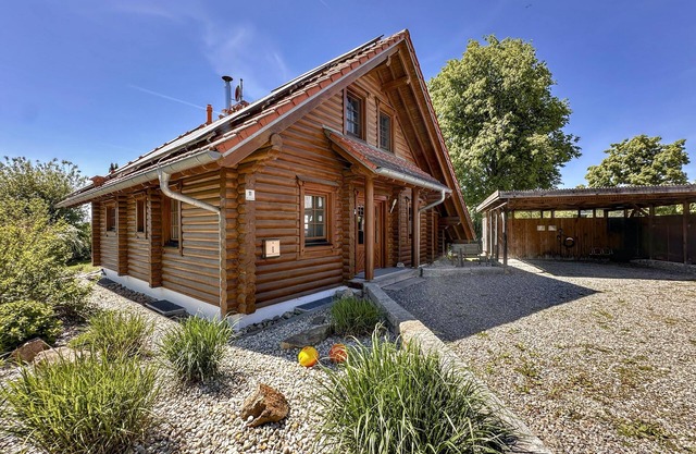 Feel-good house with sauna and hot tub