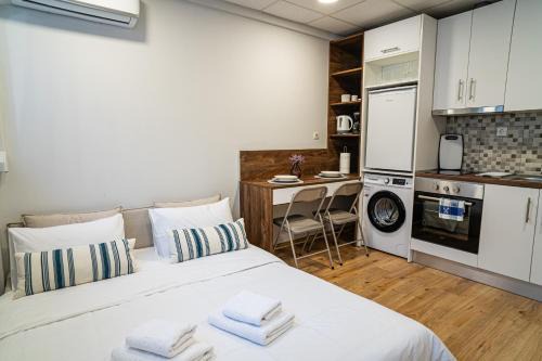 Feel Greek Hospitality #Θ010