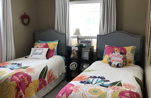 Camina por Shawnee Forest y ven a casa a relajarte en nuestros encantadores jardines * TV de 55 pulgadas *
