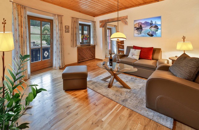 Ferienwohnung Nr. 1, 1-2 Pers., 48 qm, Dusche/wc, Südbalkon, TV, 1 Schlafzimmer + Wohnschlafzimmer, Neue Wohnküche