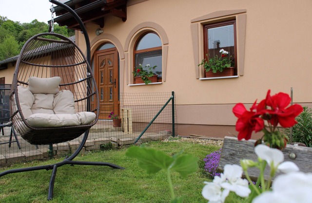 Ferienhaus in Grüner Lage, Nähe Therme