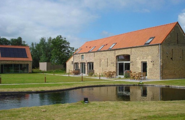 Ferienhaus mit gemeinsamem Pool und Garten