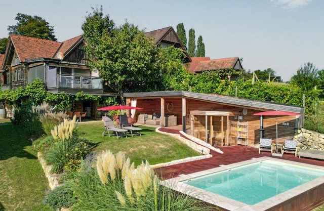 Ferienhaus mit Pool und Sauna