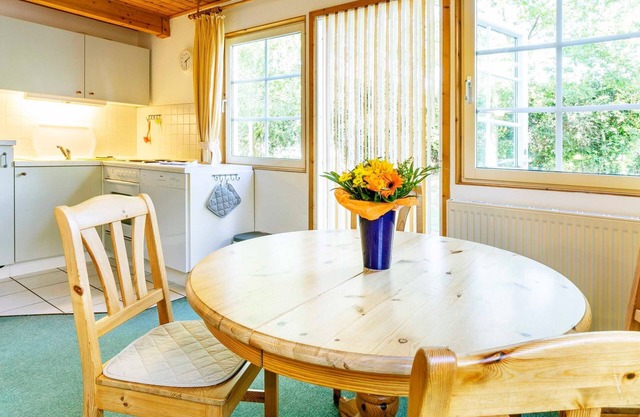 Ferienhaus Weihe, Reihenhaus, 4 Personen, GS, Terrasse - Feriendorf Müritzufer