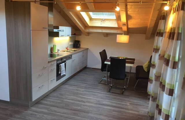 Apartamento Restenlehen para 2-5 pers., 2 bebidas. Dormitorio con balcón