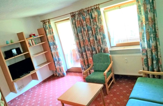 Apartamento de 49 metros cuadrados con un dormitorio adicional y balcón.