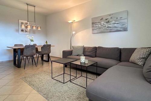 Ferienwohnung-9-mit-Terrasse-Garten-Landhaus-Hubertus-Duhnen