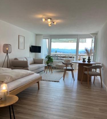 Ferienwohnung Alpenruhe mit Pool & Sauna