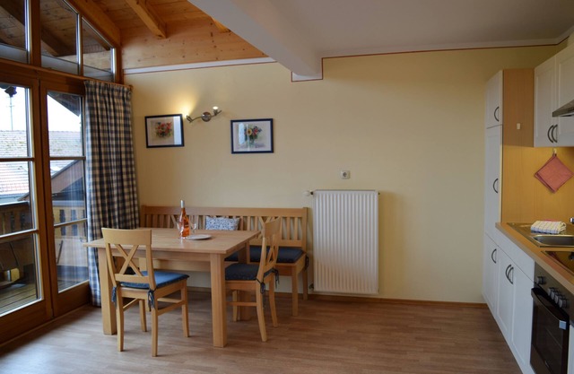 Ferienwohnung Bergblick 55 qm, mit Blick auf den Chiemsee