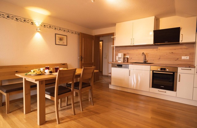Ferienwohnung Blumenwiese 50 qm, mit Seeblick
