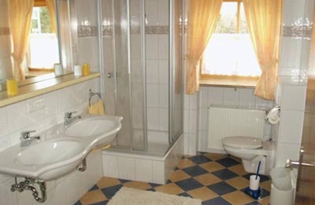 Apartamento para 2-5 personas, aproximadamente 72 metros cuadrados, 2 dormitorios, sala de estar con cocina americana, terraza grande, balcón
