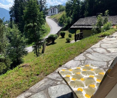 Ferienwohnung Laax mit Traumblick, großem Balkon und Terrasse