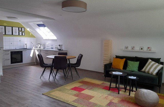 Ferienwohnung mit Balkon, 67 qm, 1 Schlafzimmer, 1 Wohn-/schlafzimmer, Max. 3 Personen