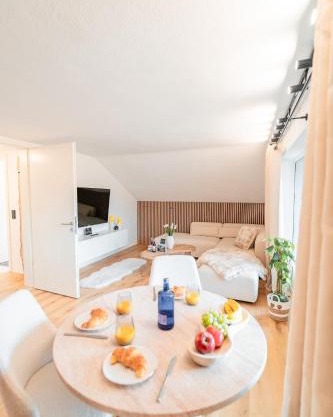 Ferienwohnung mit sonnigen Balkon und Berg Blick im Allgäu