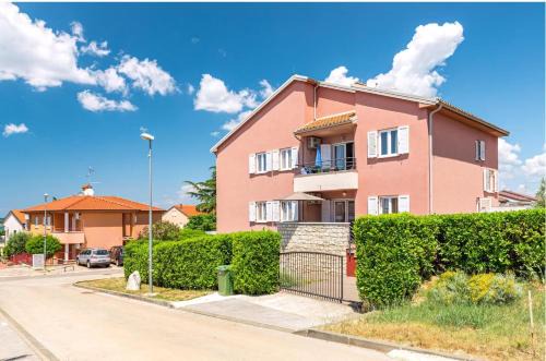 Ferienwohnung Pinta Mit Großem Garten