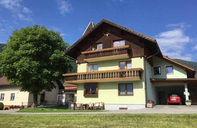 Ferienwohnungen Trattnig - Apartment with balcony