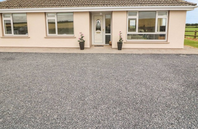 FERN COTTAGE, admite mascotas en Youghal, Condado de Cork, Ref 992992
