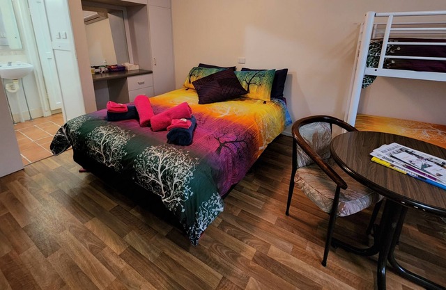 Fern's Miners Rest, Cabin 1, 4 Guests, A/C, pets welcome