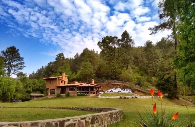 Cabaña Ferrería Tula: Vistas a la Montaña y Río