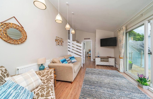 Ferry View - 2 bed detached house with fantastic v