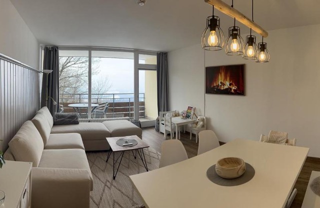 FeWo im Bayerischen Wald, perfekt für Familien mit Pool, Abenteuerspielplatz u. Ausblick