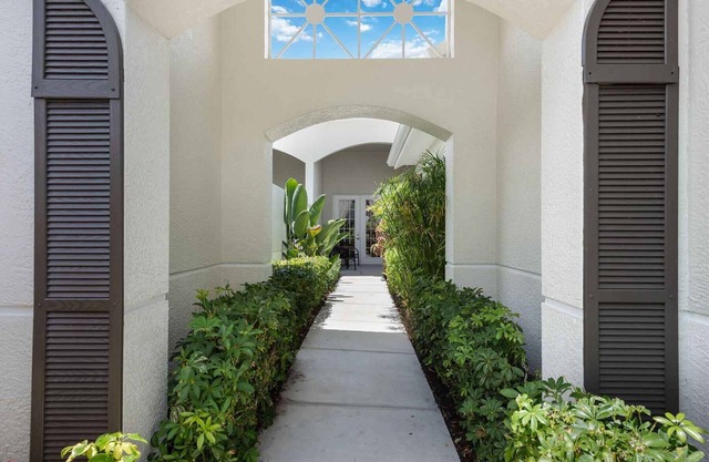 Fiddlers Creek - Ground Floor Villa With Water View
