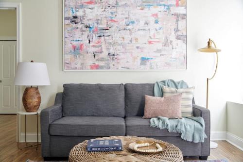 FIDI Boston Lovely 2BR Close to the T