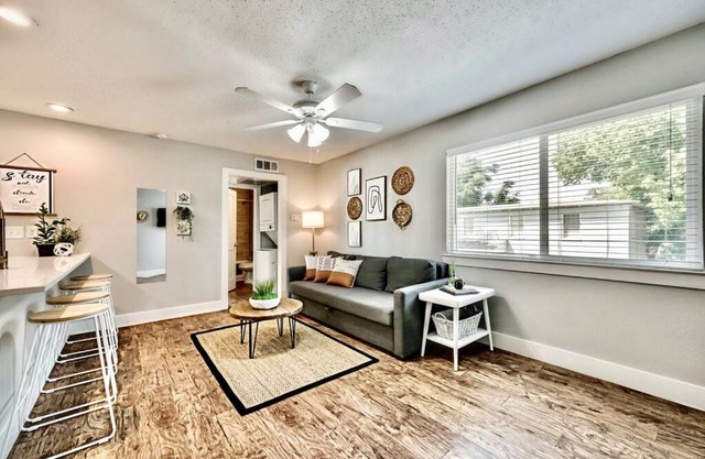 FIFA Ready Lovely Dallas Flat Near Downtown