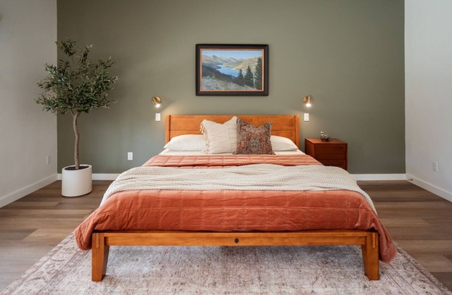 Fig Studio Studio apartment walking distance from Fig Garden Village.