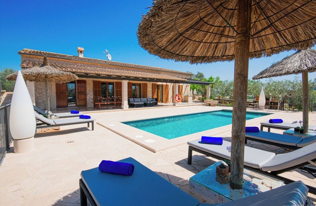 Finca Can Roca with breathtaking views in the center of Mallorca