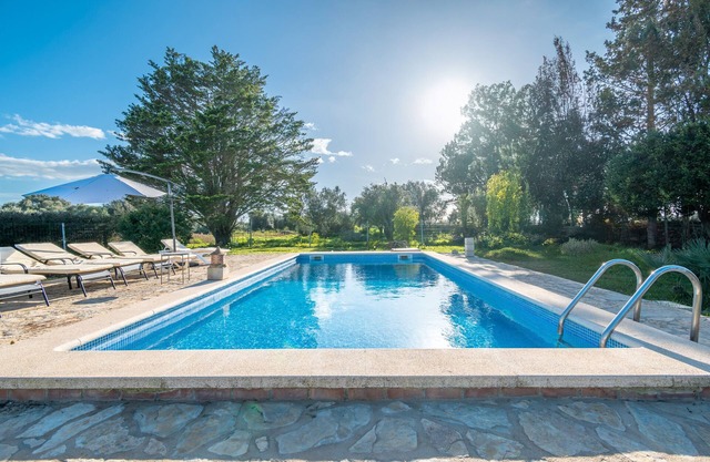 Finca 'Cas Forner' con vistas a la montaña, piscina privada y Wi-Fi