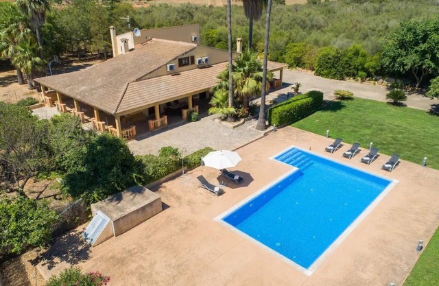 Casa de campo "Es Caulls" con piscina y Wi-Fi