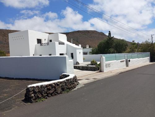 Finca la Tabaiba piscina compartida adultos