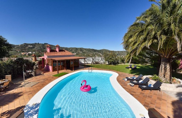 Finca Madroñal with Pool in Gran Canaria