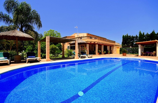 Finca S'estable is a cozy family vacation home with a swimming pool.