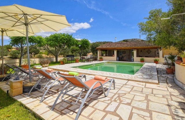 Finca Son Cladera in Son Macia