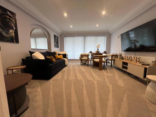 Finchley Central Luxe Apartment