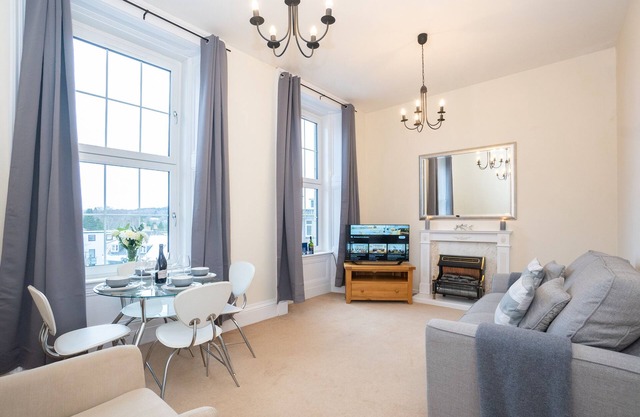 *Find Dwellcome Home* 2 Bed Apt for BEST price, discounts & service★